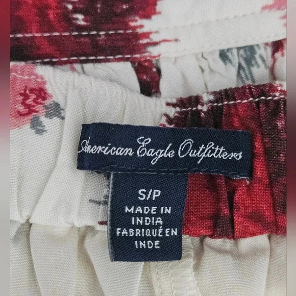 American eagle floral mini skirt cream with red pink floral‎ pattern size small - Picture 3 of 5